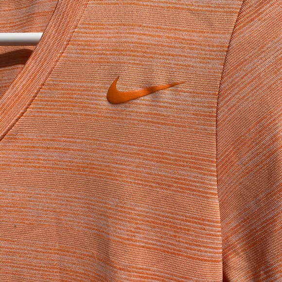 Women’s Nike Shirt - Picture 2 of 4